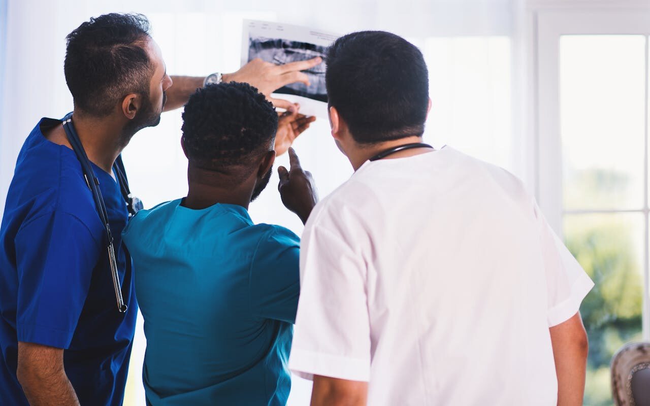 You are currently viewing Médecin remplaçant : le guide complet pour bien démarrer en 2025