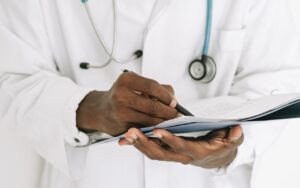 Lire la suite à propos de l’article Rétrocession d’honoraires vs redevance de collaboration : Guide complet pour les professionnels de santé
